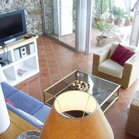 Only Adults - El Abanico, Villa