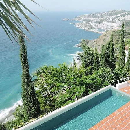 Only Adults - El Abanico, Villa